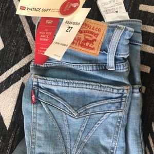 Levi’s High rise skinny jeans